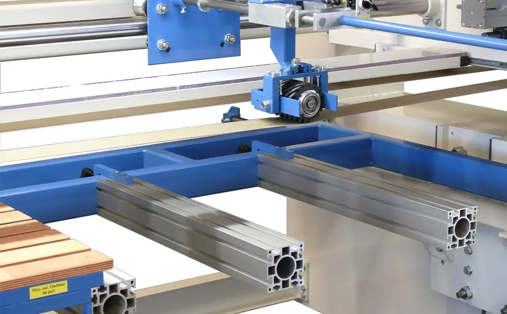 14_Langbandschleifmaschine-M2S97-Zweiband-Zubehoer-Tisch-mit-Alu-Kragarme.webp